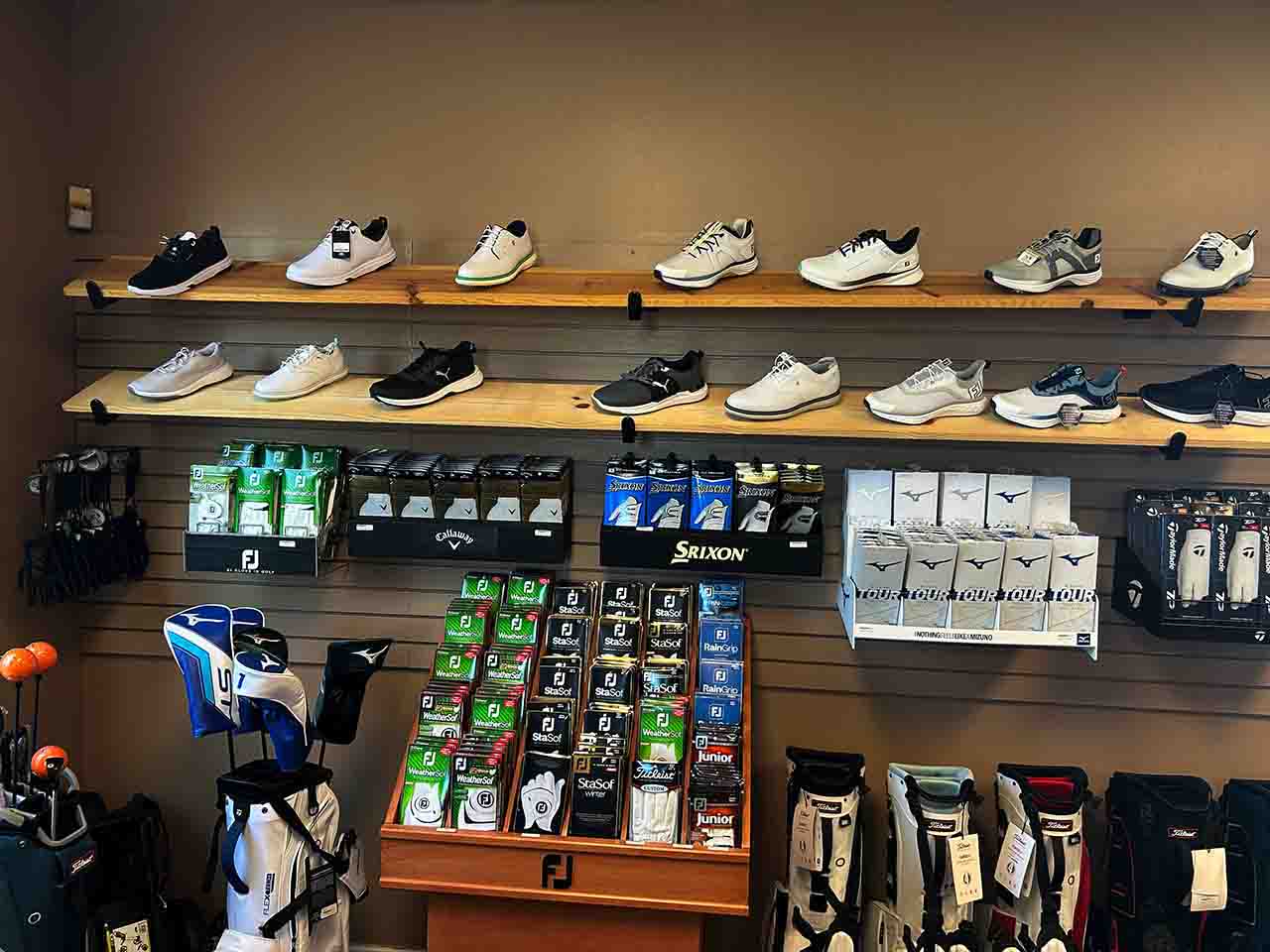 Pro shop golf footwear